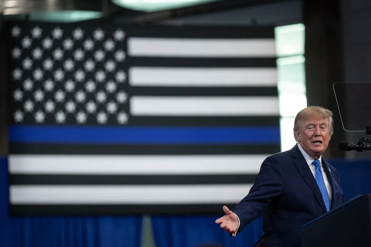 Amurgul Armelor și Războiul Umbrelor: Eșichierul unei Americi Ezitante